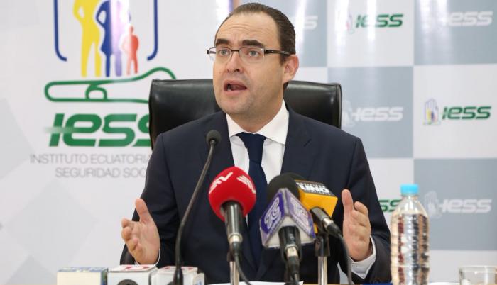 Esta medida fue anunciada este miércoles 28 de marzo por Manolo Rodas, titular del directorio de la entidad, durante una rueda de prensa en Quito.