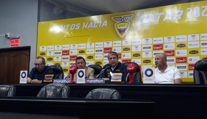 En rueda de prensa el técnico dio a conocer la lista oficial.