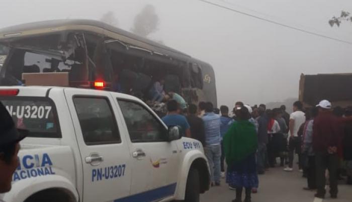 Los heridos y las víctimas mortales eran pasajeros del bus que salió de Cuenca.
