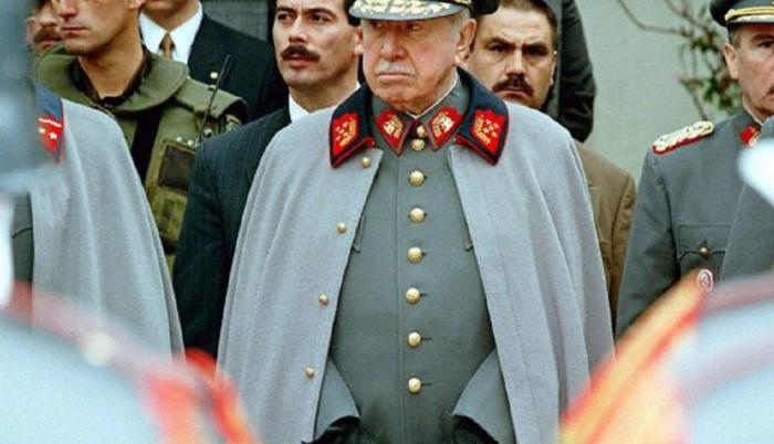 Justicia. El dictador chileno Augusto Pinochet en 1997, un año antes de su detención en Londres, donde permaneció medio millar de días recluido.