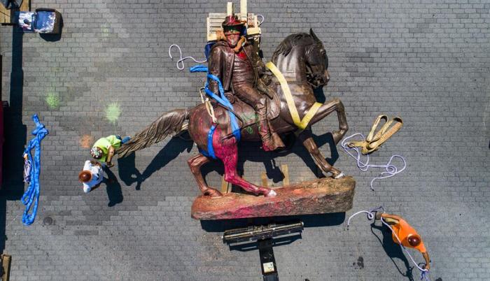 estatua-estados-unidos-racismo