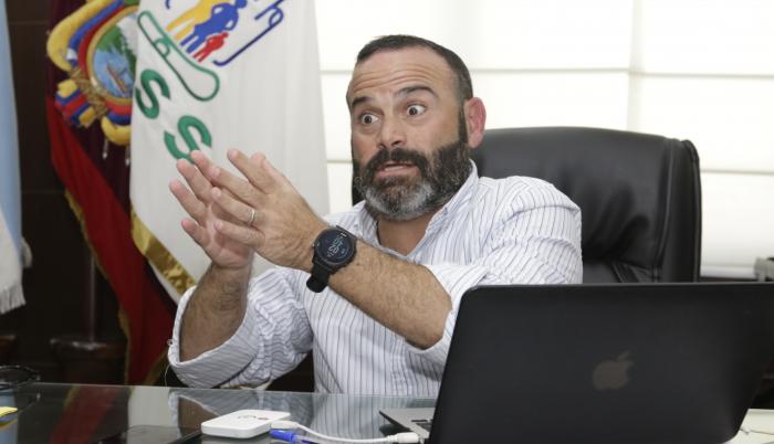 Entrevista a Jorge Wated+presidente del directorio del IESS+fideicomisos
