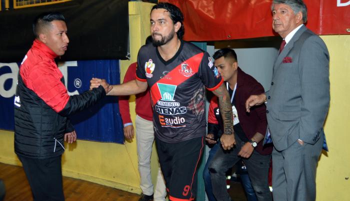 Iván-Kaviedes-Cuenca-árbitro