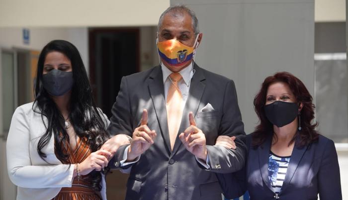 Fabricio Correa inscribió hoy su candidatura a la Presidencia.