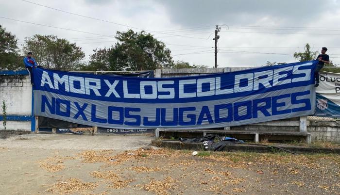Emelec-hinchas-reclamos