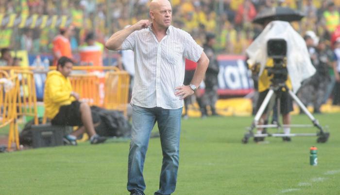 Carlos-Ischia-Entrenador-Delfín