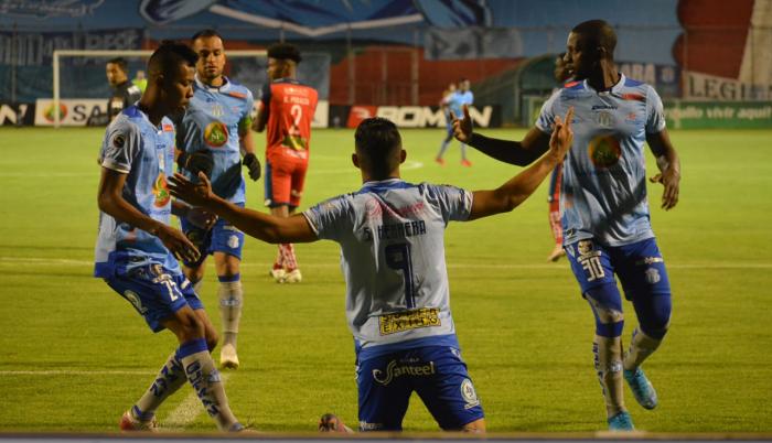 Juan Herrera convirtió el gol que le da 3 puntos a Macará.