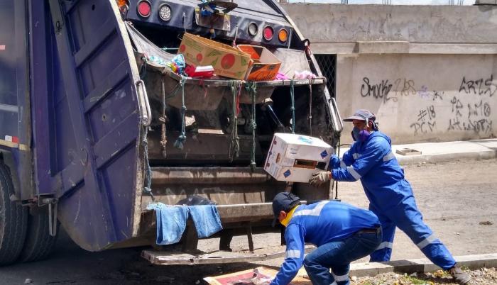 La recolección de basura en Quito no se detuvo durante la emergencia sanitaria.