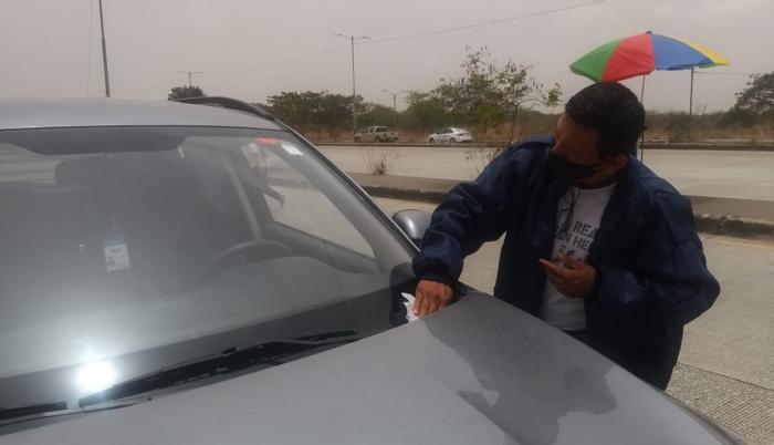 Al mediodía de este domingo, la ceniza del Sangay llegó a Guayaquil.