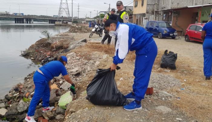 Policía comunidad