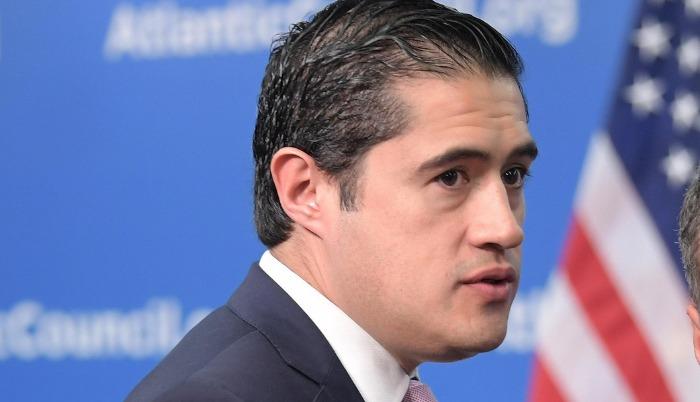 Richard Martínez USA.