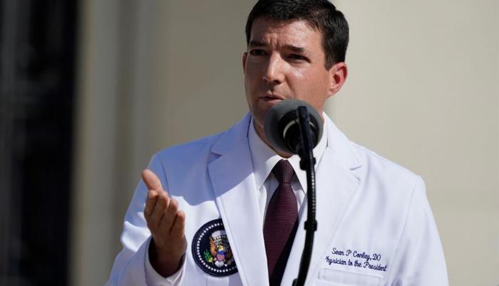 donald-trump-coronavirus-medico-Sean-Conley-bethesda