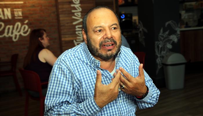 Carlos Armanza.