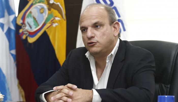 ENTREVISTA A DIRECTOR (32614561)