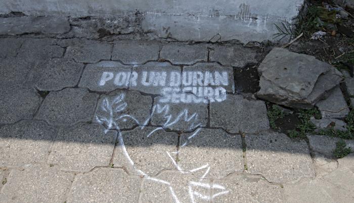 Con esta señal se llama a la paz en los lugares donde hubo muerte violenta.