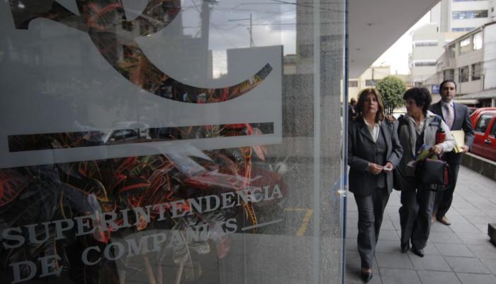 Superintendencia de Compañías+control+mercado bursátil