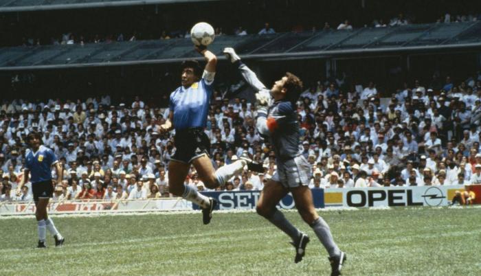 MARADONA-MANO-DE-DIOS