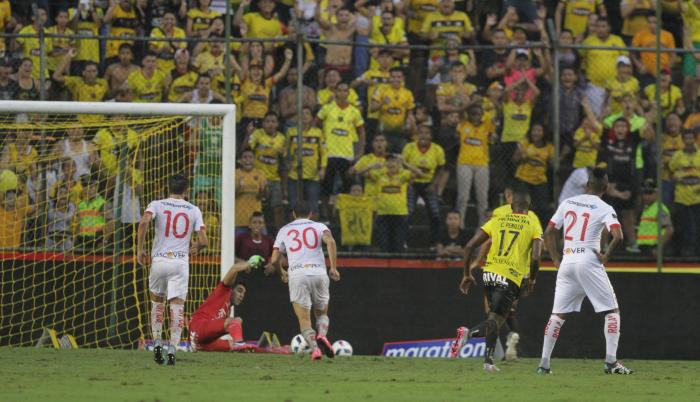 BARCELONA-LIGA-DE-QUITO-ALEMÁN