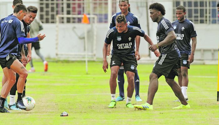 Emelec-entrenamiento