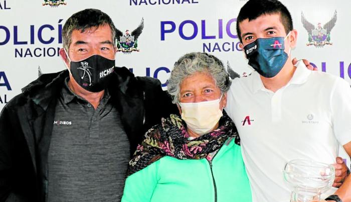 RICHARD-CARAPAZ-FAMILIA-CARCHI