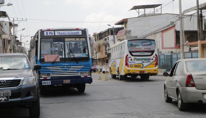 VIA PRINCIPAL EN MAL (32779326)