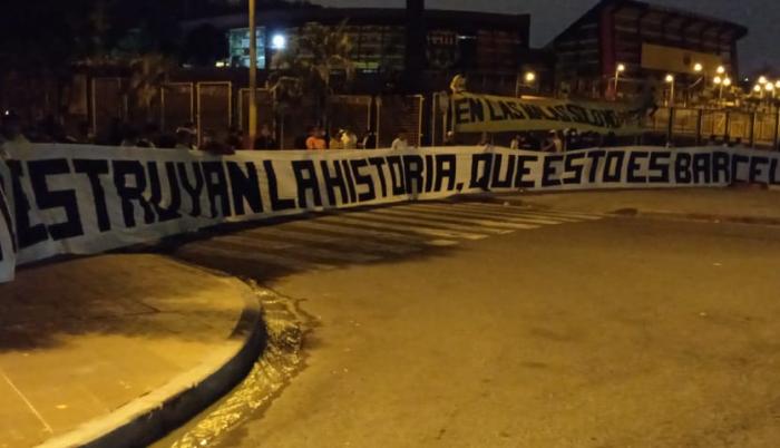 Barcelona-reclamos-hinchas-jugadores