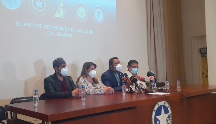 MÉDICOS