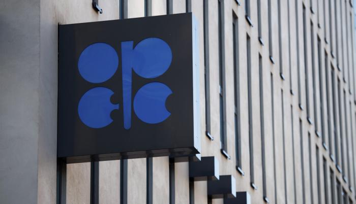El logotipo de la organización de la Organización de Países Exportadores de Petróleo (OPEP) en su sede en Viena (Austria).