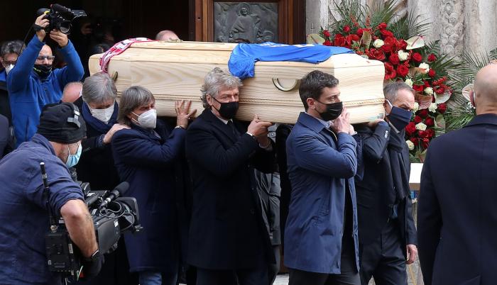 Paolo-Rossi-funeral-jugador