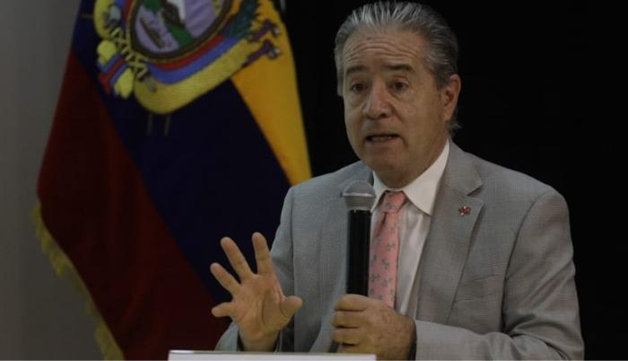 coronavirus-ecuador-vacunas-ministro-salud-zevallos