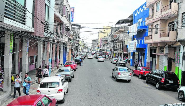 Una de las avenidas del centro de Durán, un cantón que no termina de despegar y que está golpeado por la pandemia de este 2020.