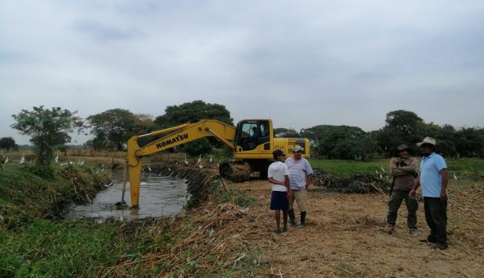En zonas de Guayas se trabaja en el desazolve de esteros.