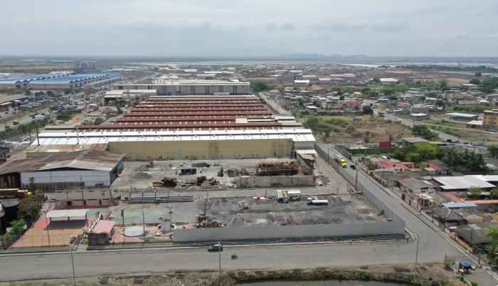La zona donde en noviembre pasado se registró un incendio. Brisas de Santay limita con industrias.