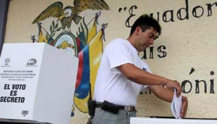 FOTO 2 VOTO EN EXTERIOR