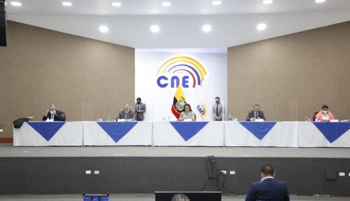 CNE- error- papeletas- despidos