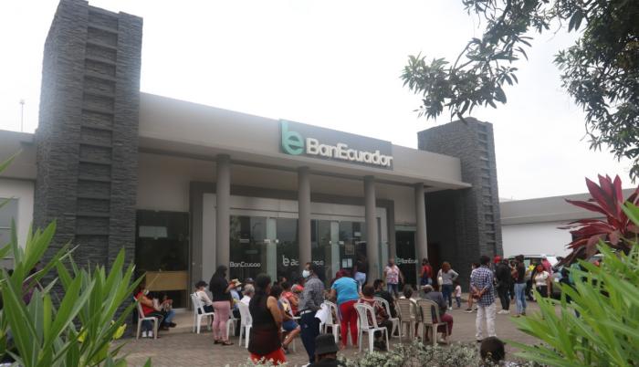 Los bienes de Banecuador deben contar con un seguro completo.