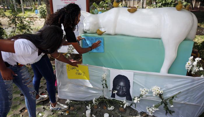 una manifestación en conmemoración de la niña Maira Alejandra Orobio, asesinada con signos de tortura y abuso sexual el pasado lunes en Guapi, departamento del Cauca (Colombia).