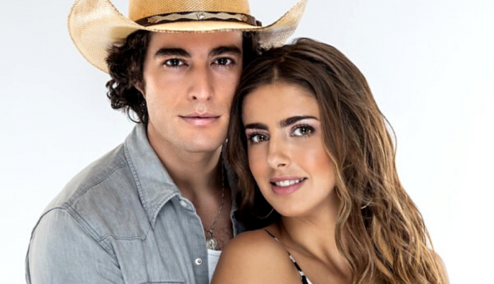 Danilo Carrera y Michelle Renaud