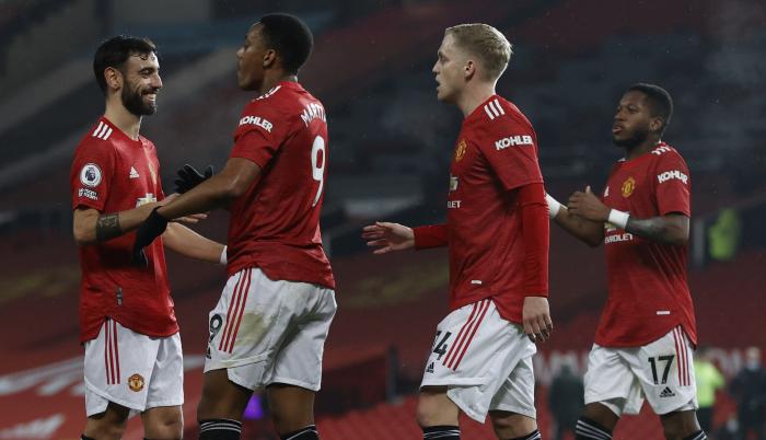 Manchester United vs (32999425)