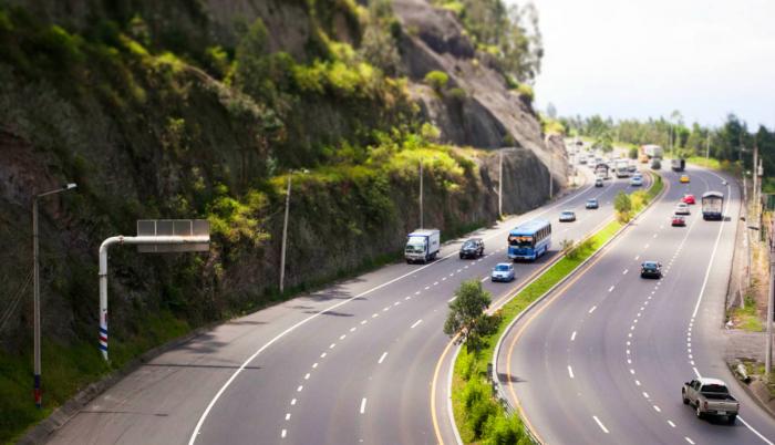 simon-bolivar-quito-transito