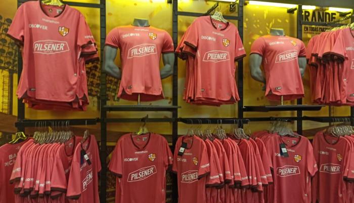 camiseta-Barcelona-LigaPro-dólares