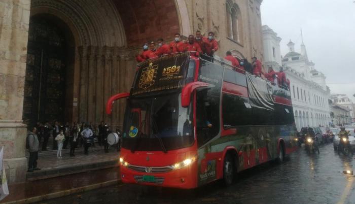 Deportivo-Cuenca-paseo-jugadores