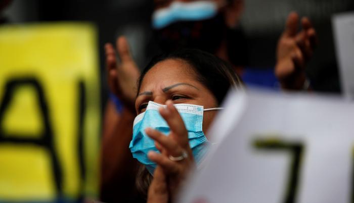 Casi un 40 % de los migrantes y refugiados venezolanos en América Latina y el Caribe fueron desalojados durante la pandemia, lo que incrementó las posibilidades de que vivieran en la indigencia y evidenció las irregulares condiciones en que se encuentran,