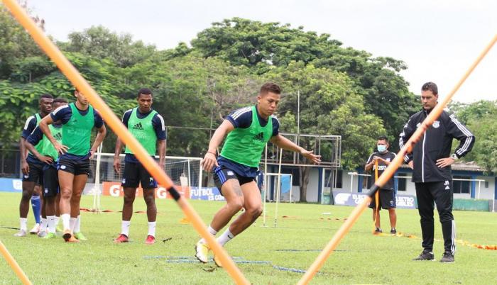 Emelec-entrenamiento-LigaPro-debut