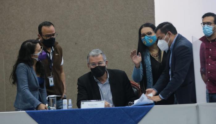 Pablo Celi envió una carta al CNE.
