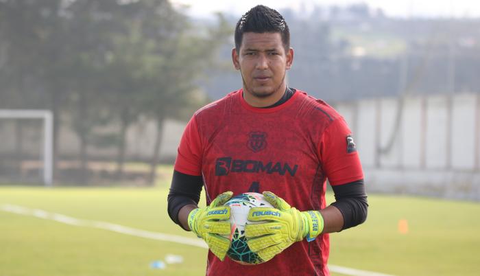 Walter-Chávez-arquero-técnico