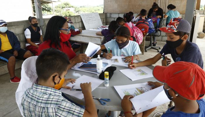 Escuelas improvisadas