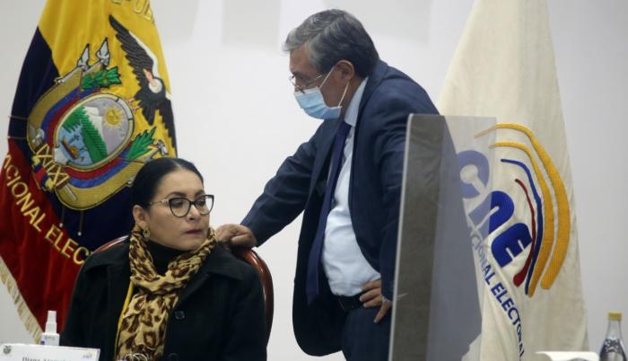 CNE- COMISIÓN- DEBATE