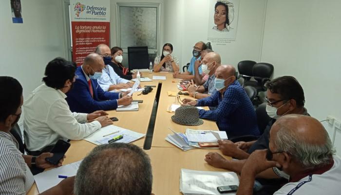 Reunión. La cita tuvo como objetivo socializar reclamos de los usuarios.
