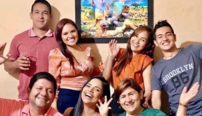 La Coqueta con su familia.
